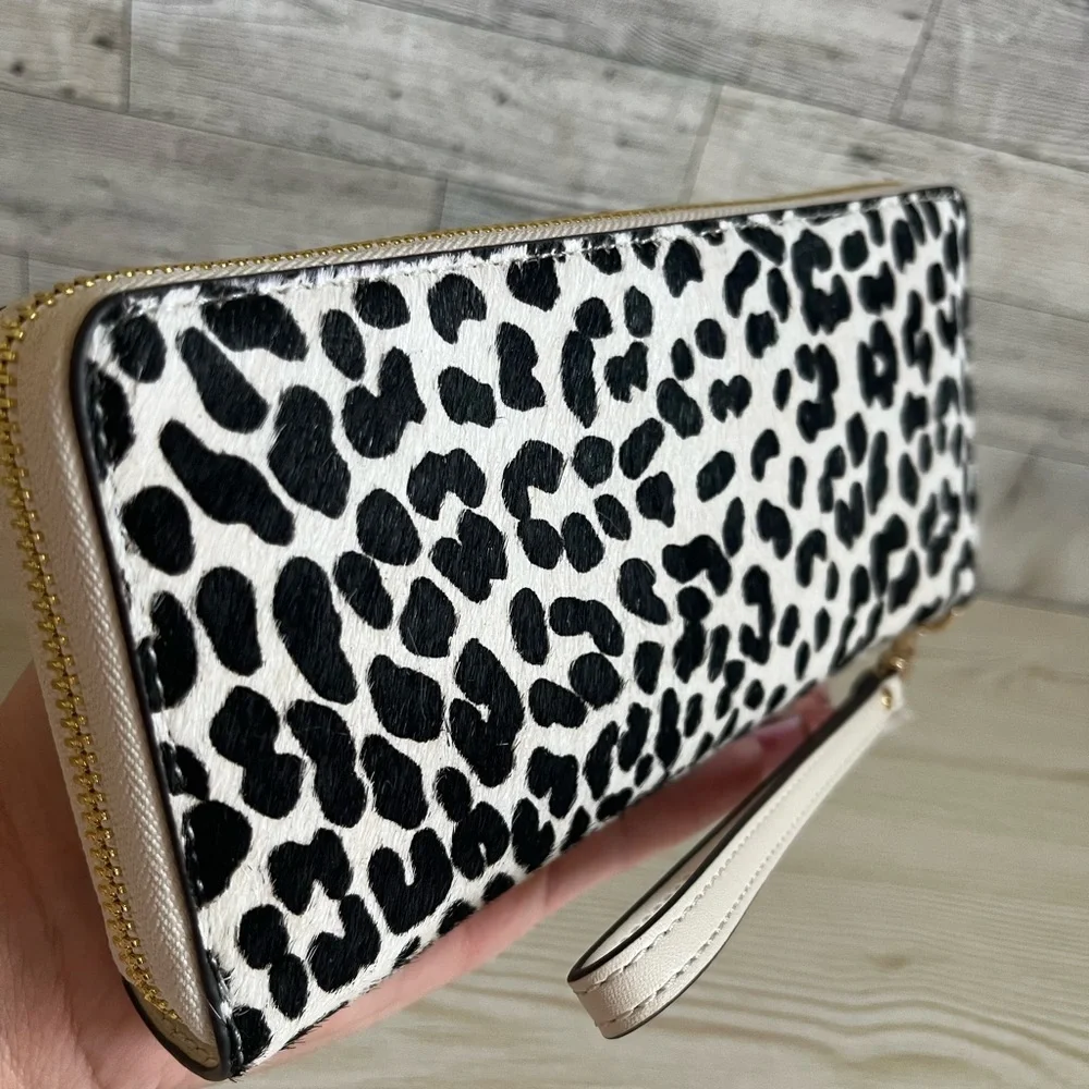 Michael Kors Leopard Print Light Cream Continental Wallet - Picture 2 of 7